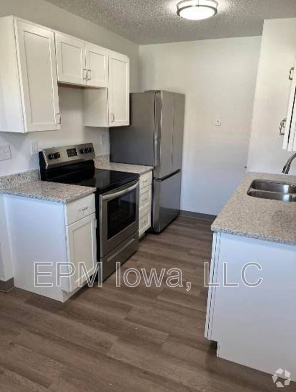 Building Photo - 701 E Pennington St Rental