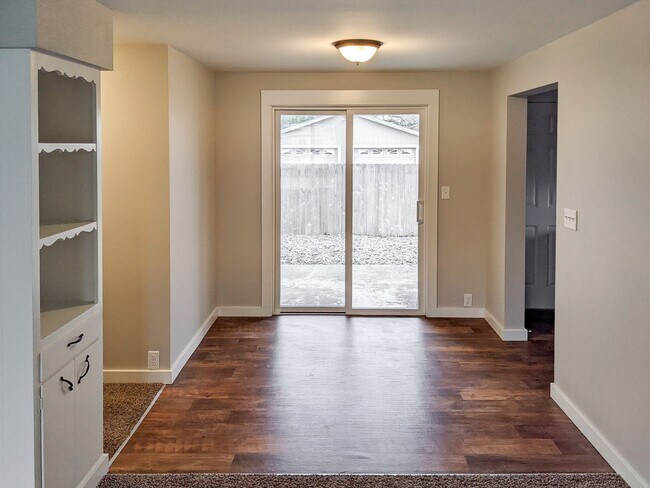 Photo - 145-195 Churchdale Ave N Unit 145