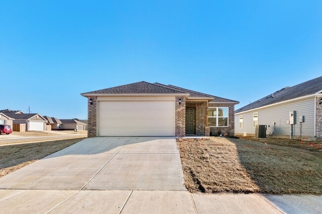 Building Photo - Brand new 3 bedroom, 2 bathroom home in Fayetteville, Arkansas