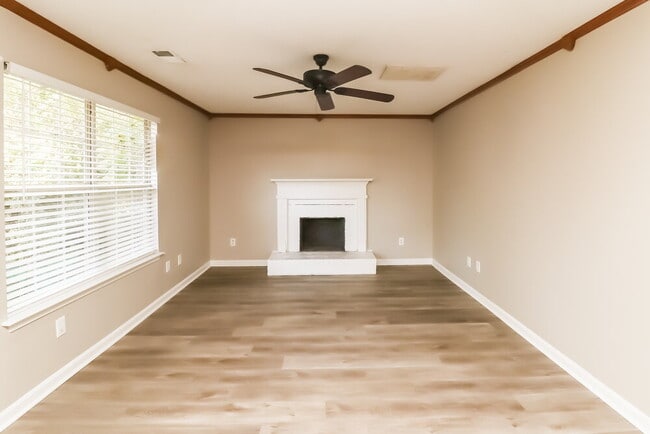 Photo - 3014 Edmonton Pl