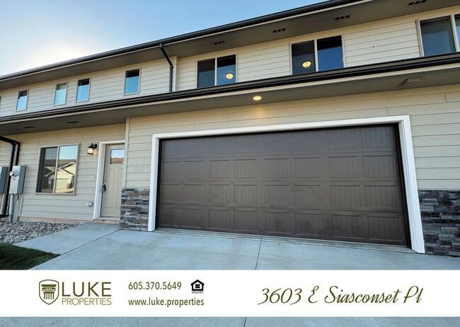 Upscale 3 Bedroom 3 Bathroom Townhome - Upscale 3 Bedroom 3 Bathroom Townhome