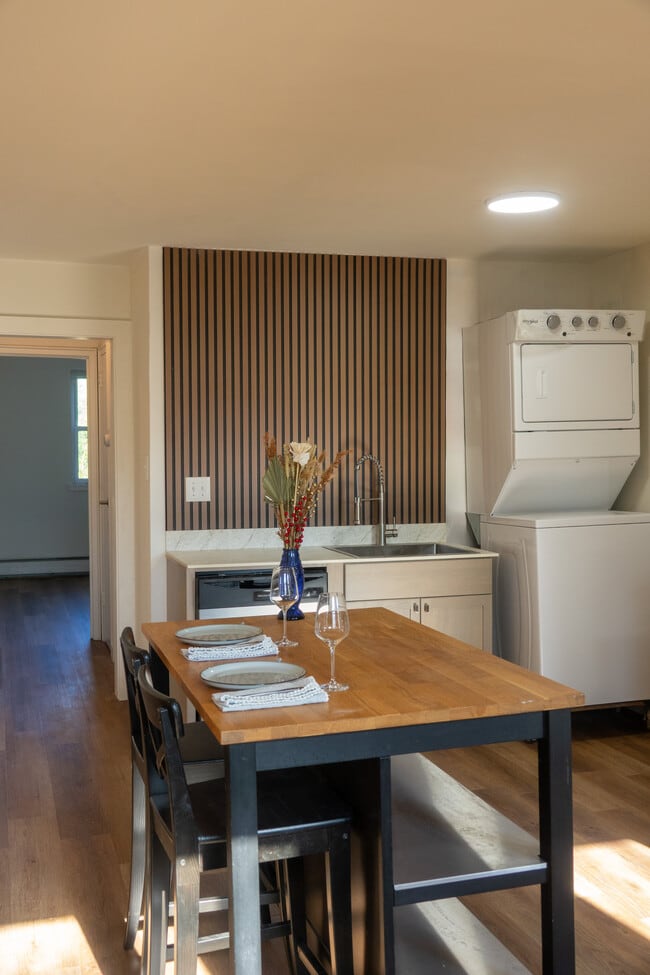 Full Sized W/D - Tremaine Place