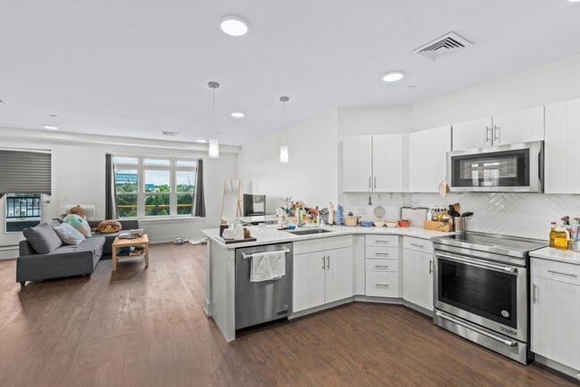 Photo - 20 Penniman Rd Unidad 301 Rental