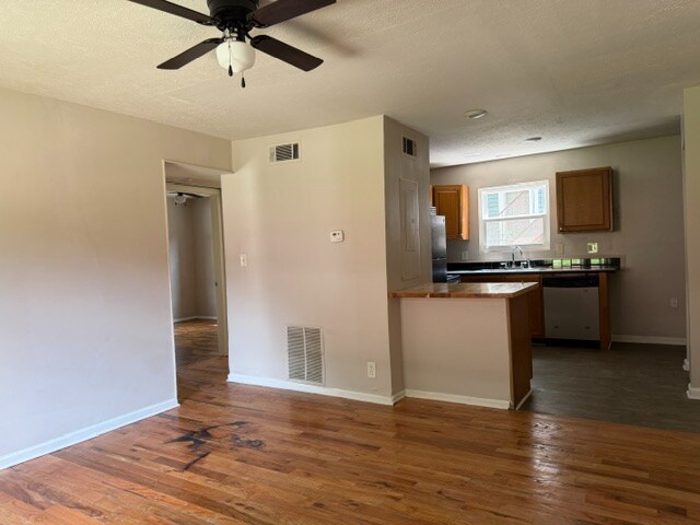 Room in Apartment on Oglethorpe Ave SW