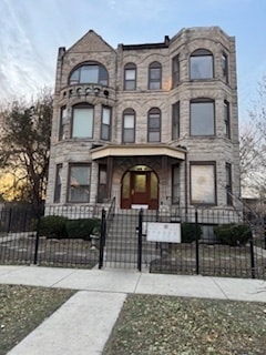 Building Photo - 6418 S Stewart Ave