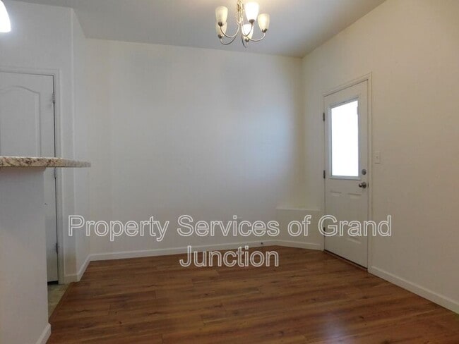 Photo - 621 Zenith Ln Unit E