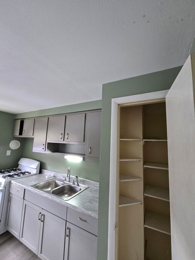 Photo - 110-118 Milburn Dr Unidad 114 Milburn Dr Apt 3