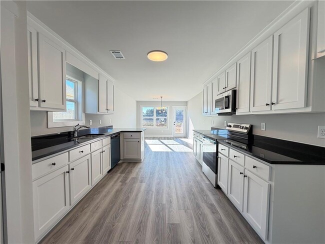 Photo - 106 Charlie Wy