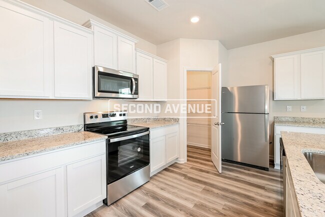 Photo - 267 Limestone Cir