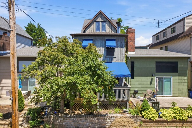 Building Photo - 717 Copeland St