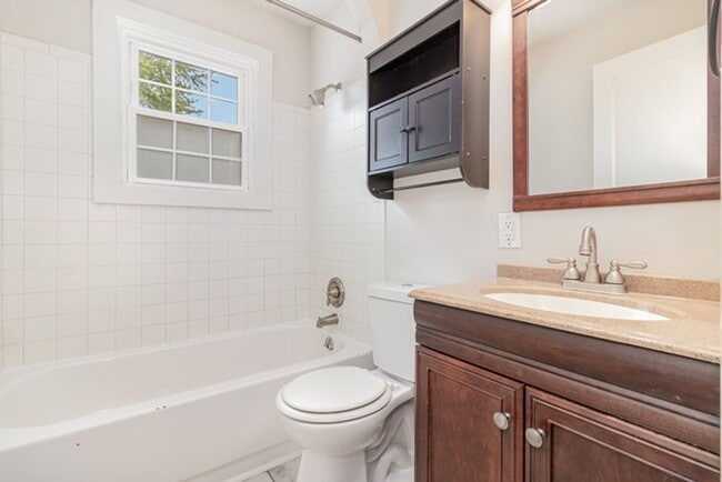 Photo - 2 Bed / 1 Bath House - Downtown Historic S...