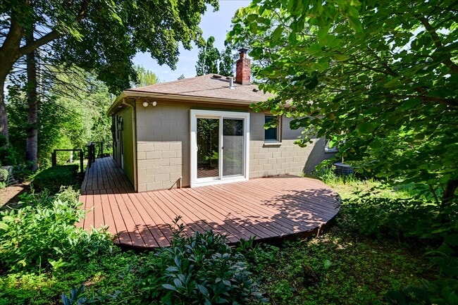 Photo - 1404 Wyldhaven Ave