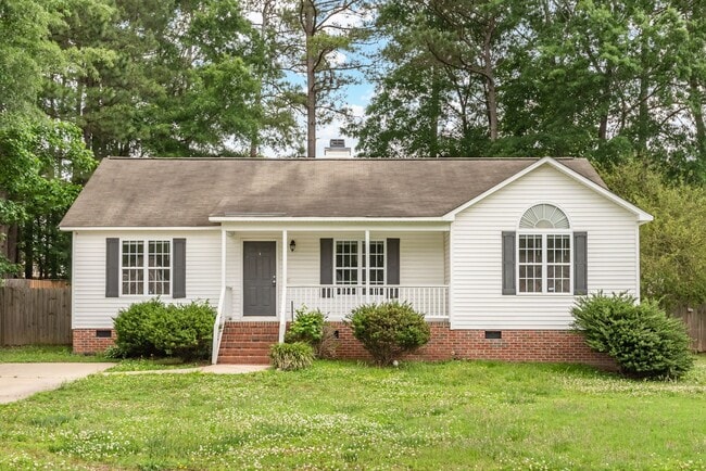 Building Photo - Single Family 3 bedroom plus a flex room- Available August 12th