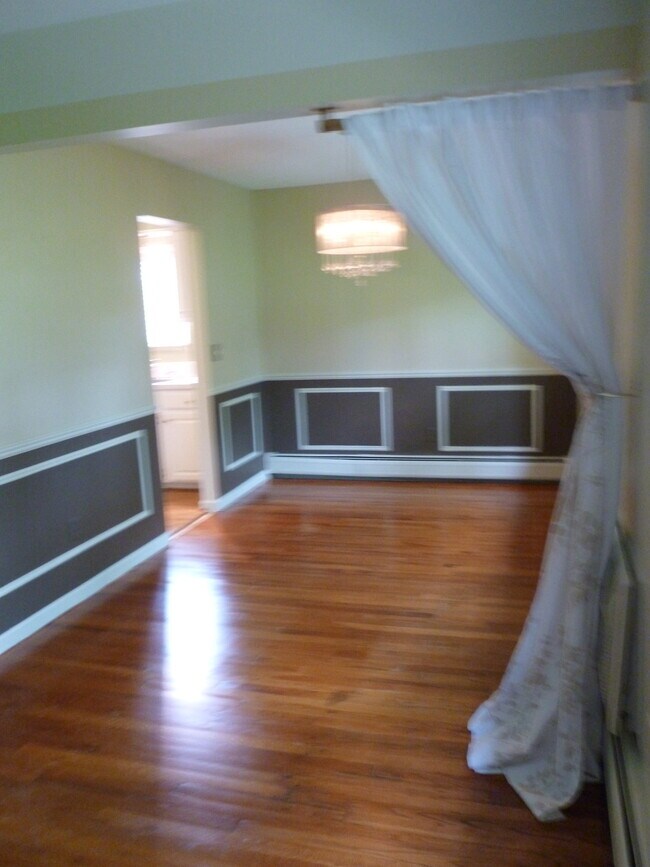 4113 Telegraph Rd Unit 212