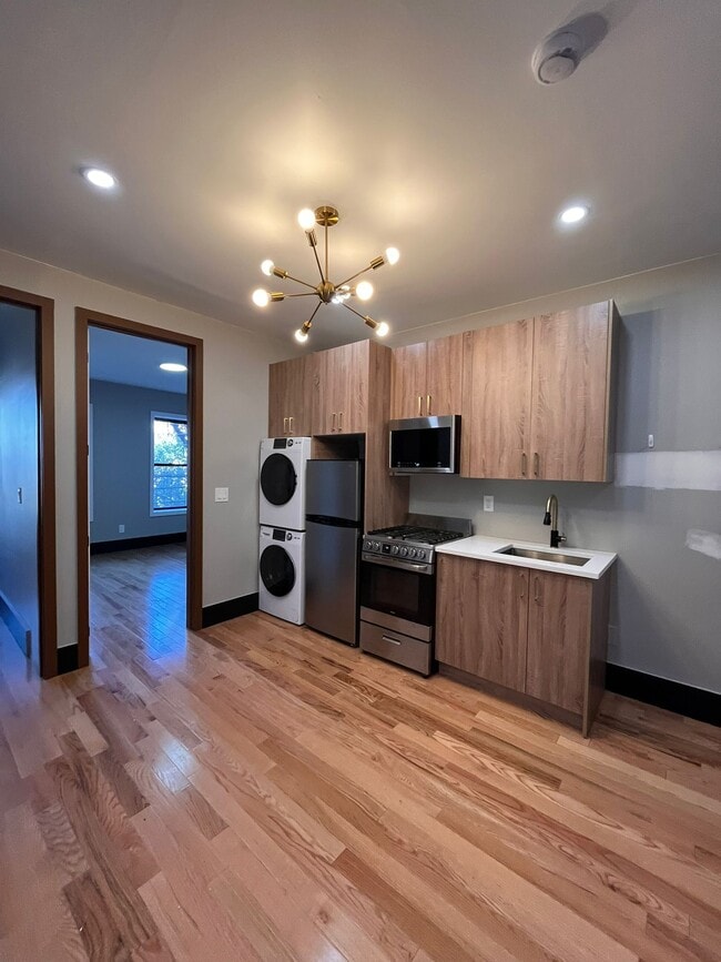 Building Photo - 21 Reed St Unit 15