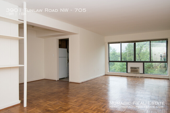 Photo - 3901 Tunlaw Rd NW Unidad 705 Rental