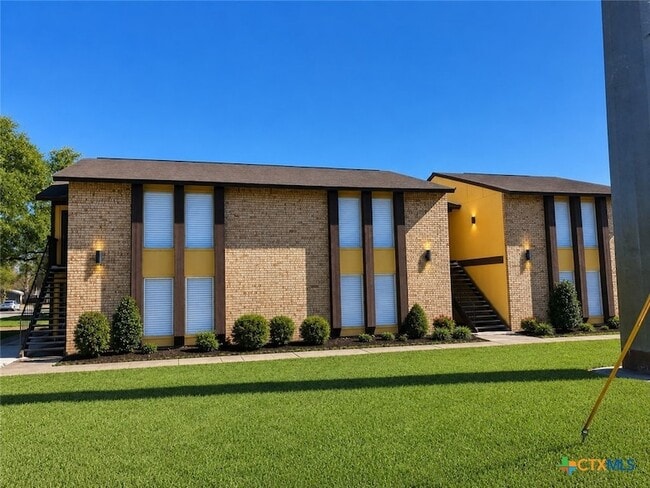 Building Photo - 903 S Magnolia Ave Unit 11