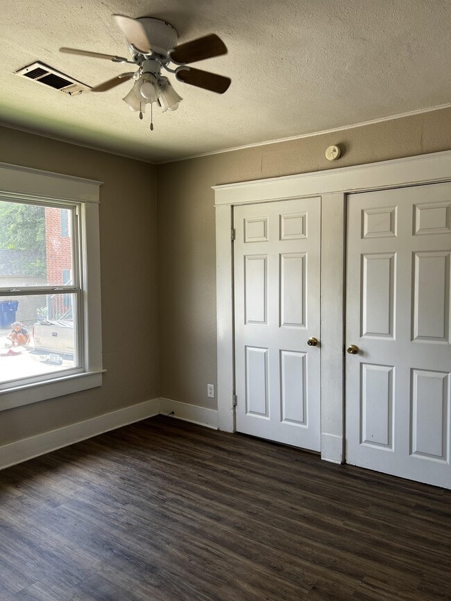 Photo - 813 N 48th St