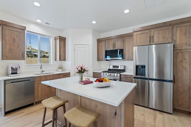 Photo - Brand New Luxury 4 Bedroom 2.5 Bath with O...