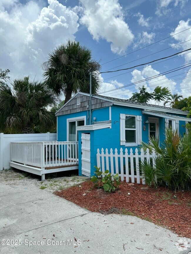 Building Photo - 2179 Pineapple Ave Unit 2 Rental
