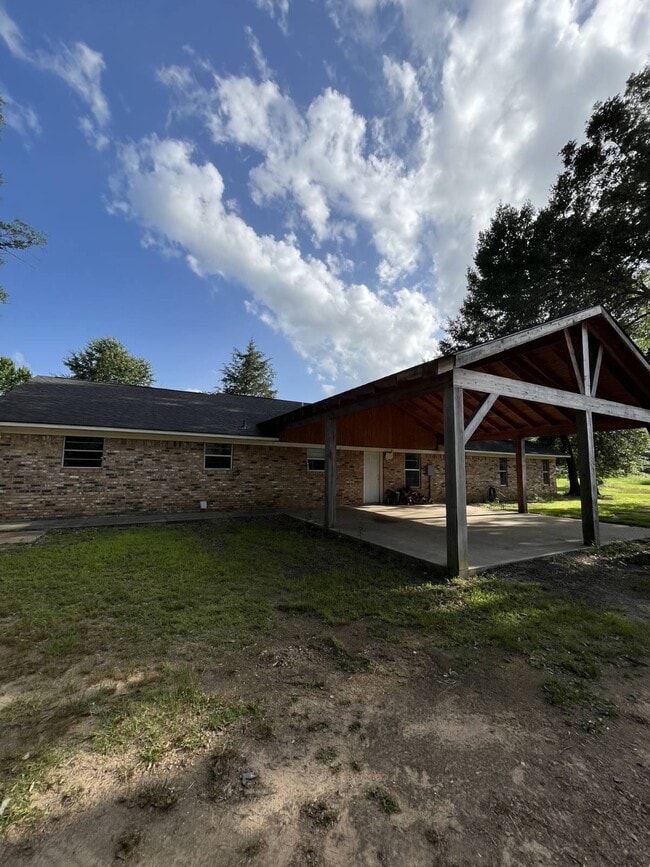 Photo - 331 Carr Rd