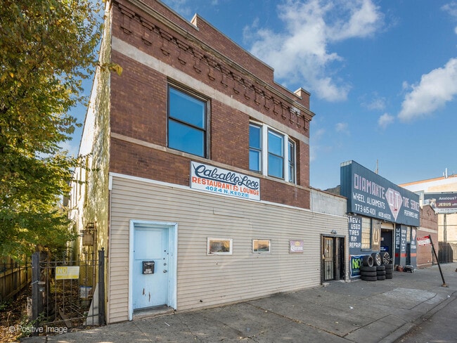 Building Photo - 4024 N Kedzie Ave Unit 2