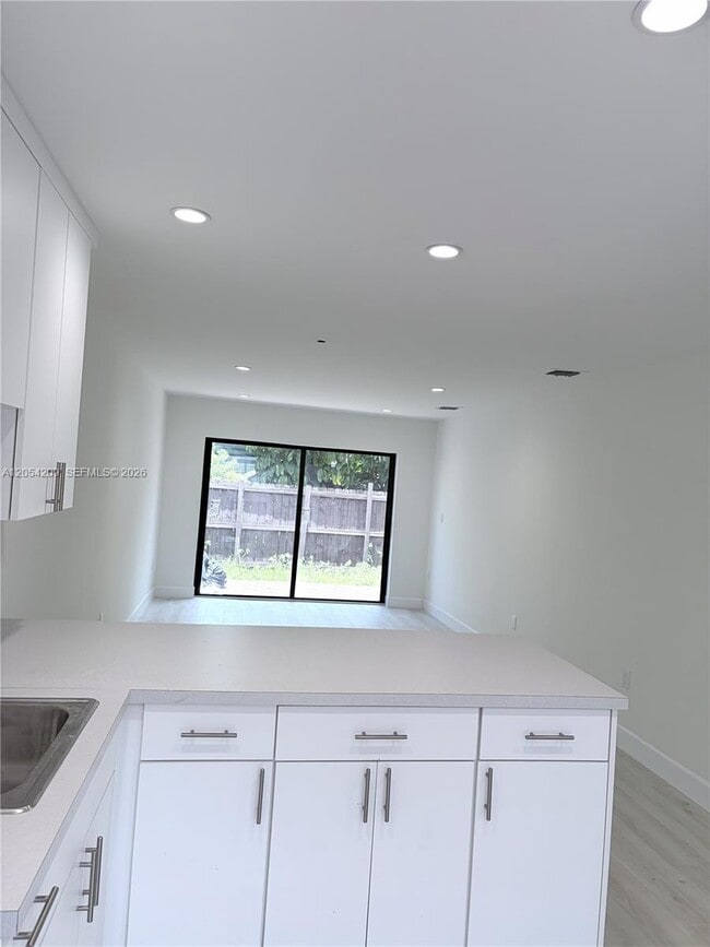 Photo - 3809 SW 82nd Ave