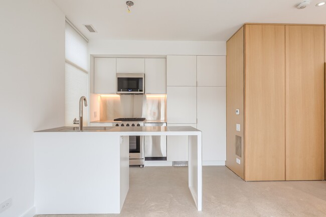 Building Photo - 429 Brock Ave