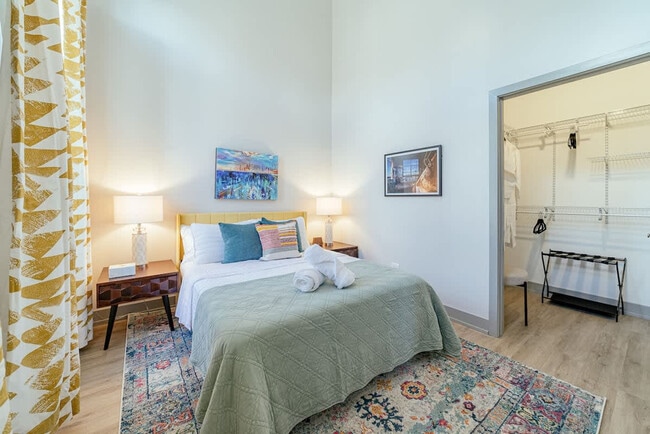 Photo - 1954 W North Ave Unit ID1360093P