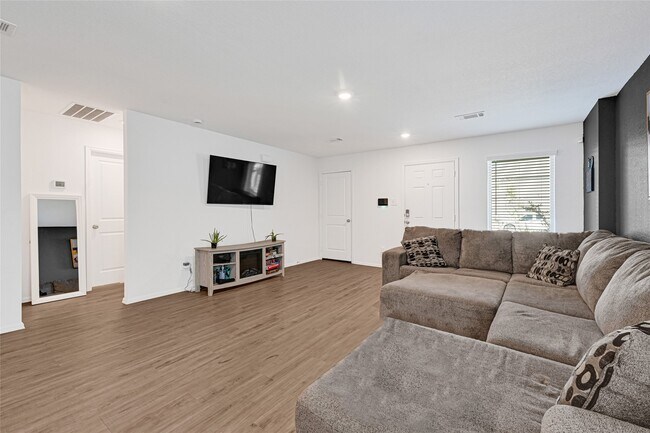 Photo - 22326 Mountain Pne Dr