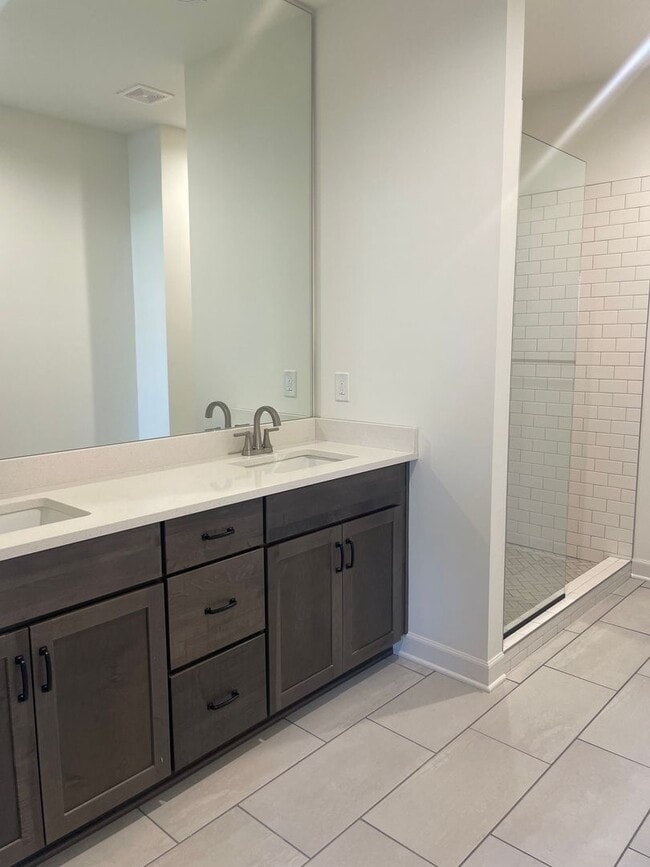 Photo - 16177-16177 Fontana St