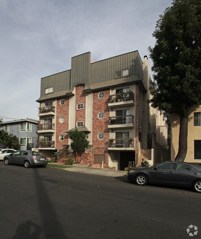 Photo - 1750 N Harvard Blvd