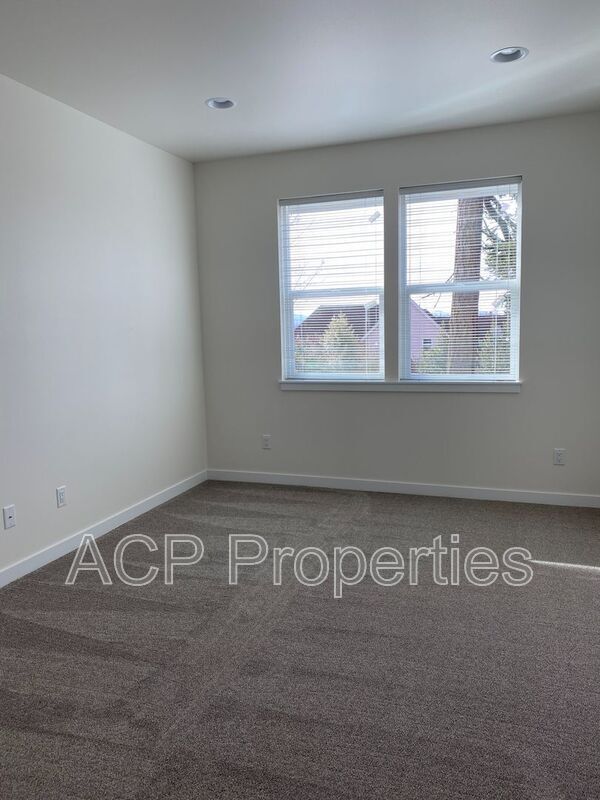 1164 Grover St Condo Unit 5 Condo for Rent in Lynden, WA