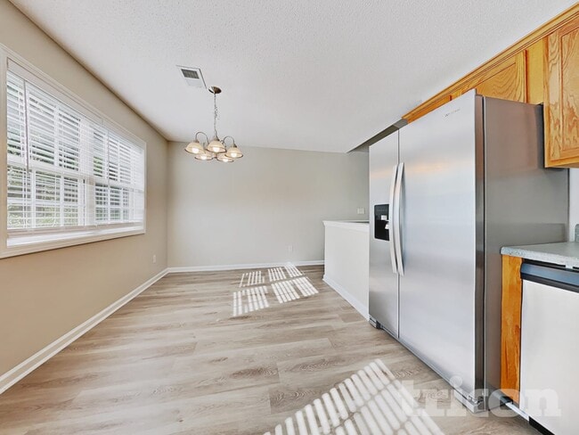 Photo - 103 Fairfax Dr