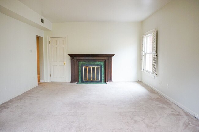 Photo - Spacious Nob Hill Historic Property with a... Unidad 02