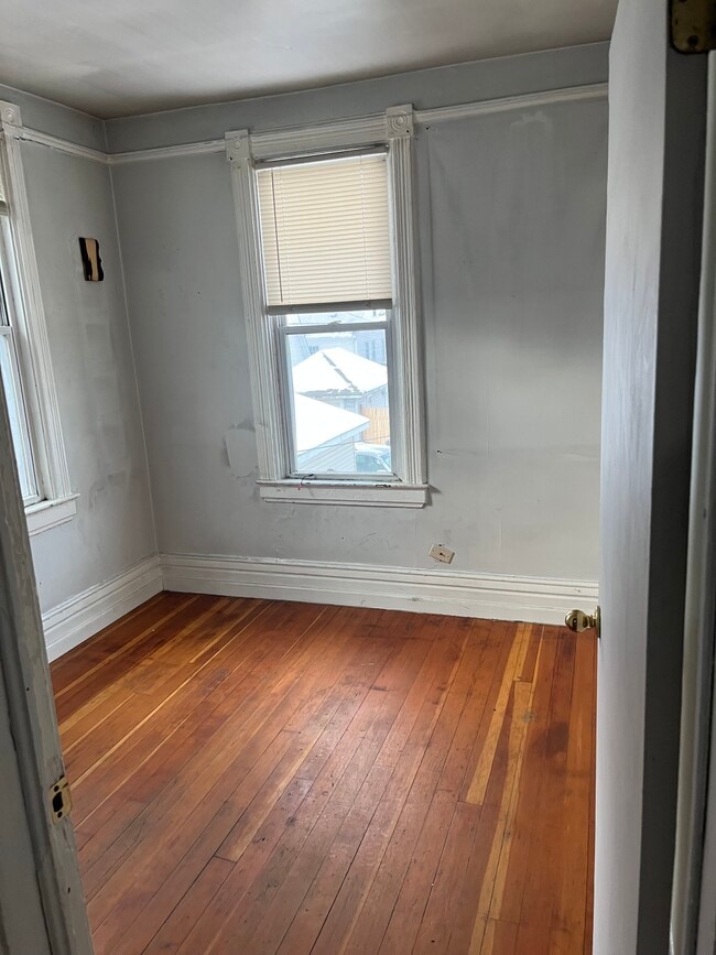 Photo - 617 Maryland Ave E Unit 3