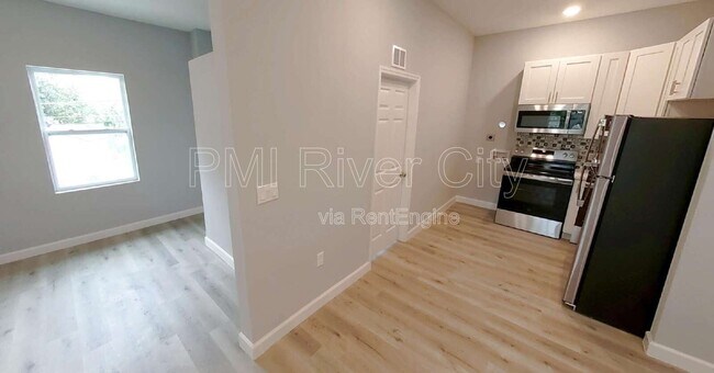 Photo - 151 W 17th St Unit 3