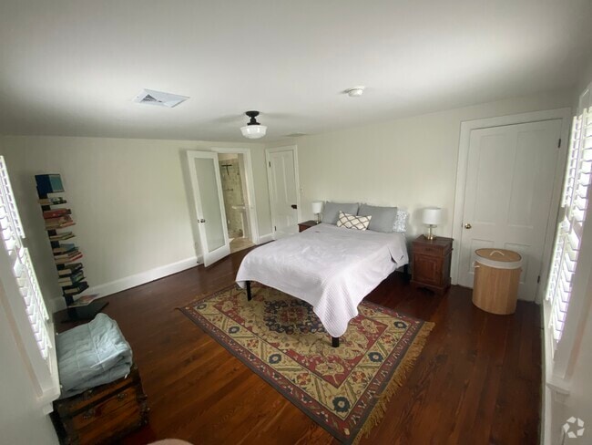 Building Photo - 703 Dranesville Rd Rental