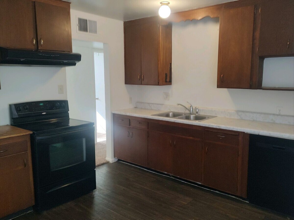 3 bed 2 bath single story near ASU Rental House Rental in Tempe, AZ
