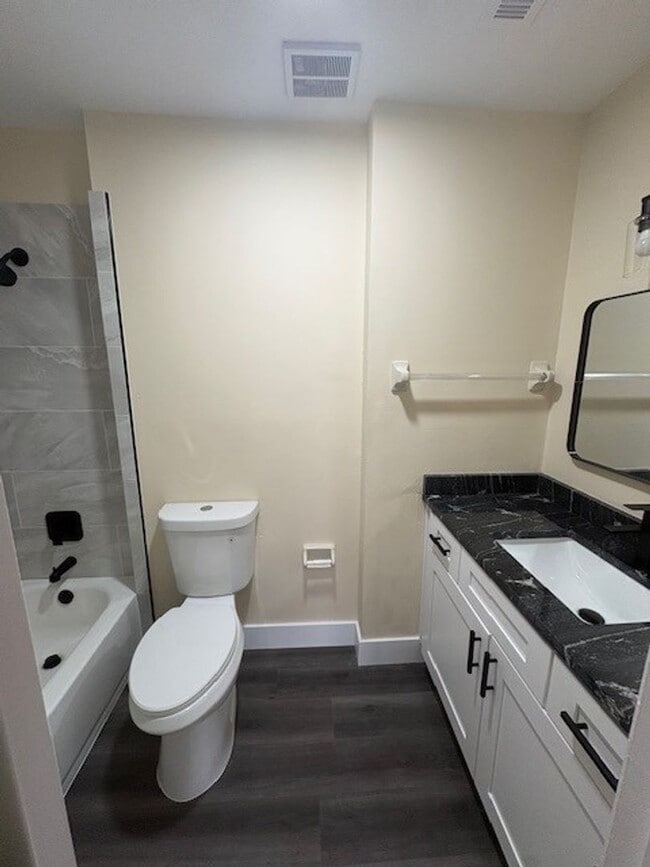 Photo - UCF AREA - Newly Remodeled 2/2.5 Townhouse in Cambridge Circle