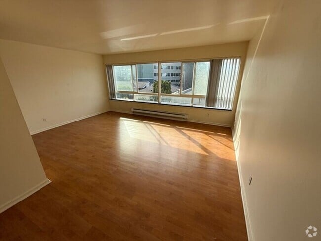 Building Photo - 5210 Russell Ave NW Unit R-307 Rental