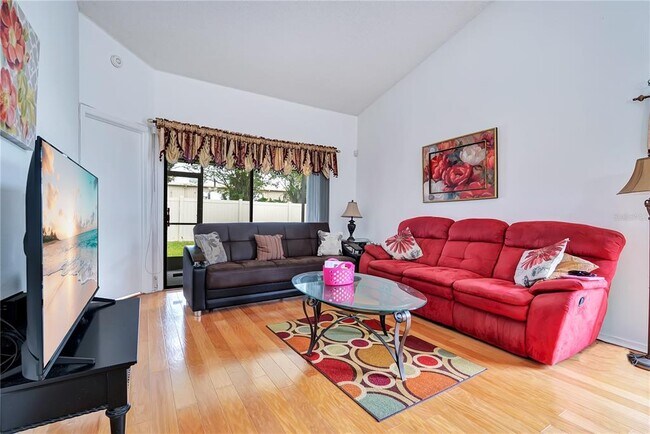 Photo - 112 Lakepointe Cir