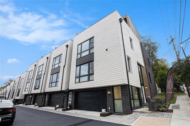 Photo - 1649 Overlook Wy NW