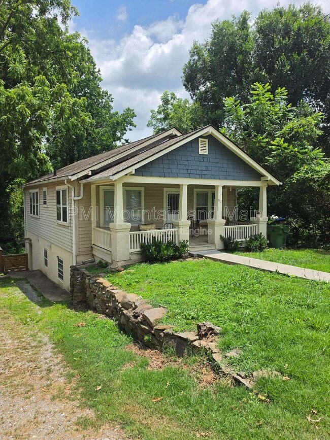 Photo - 617 Brookshire St Unit B