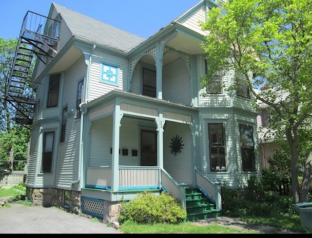 Front Entrance/ Shared porch - 34 Canfield Pl Apartments Unit #2