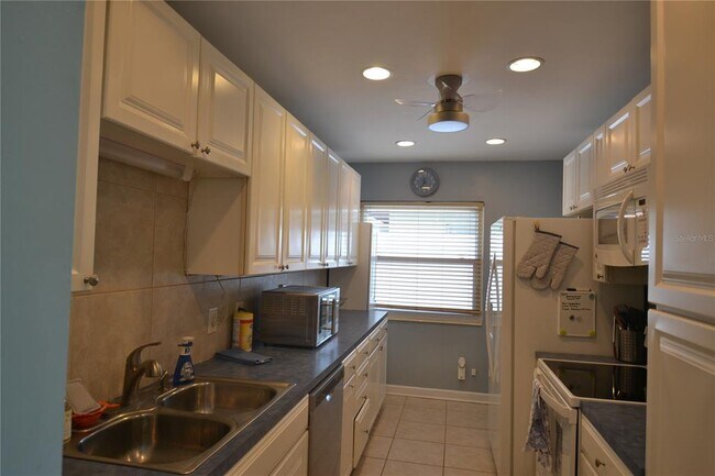 Photo - 1712 Suffolk Dr