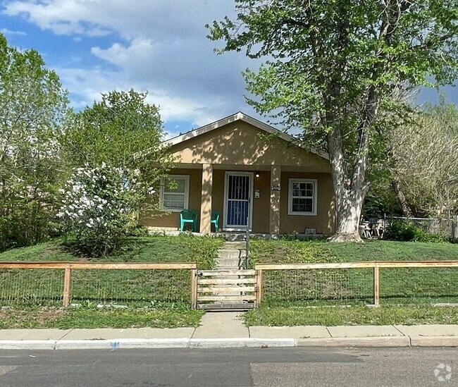 Building Photo - 810 Lowell Blvd Rental