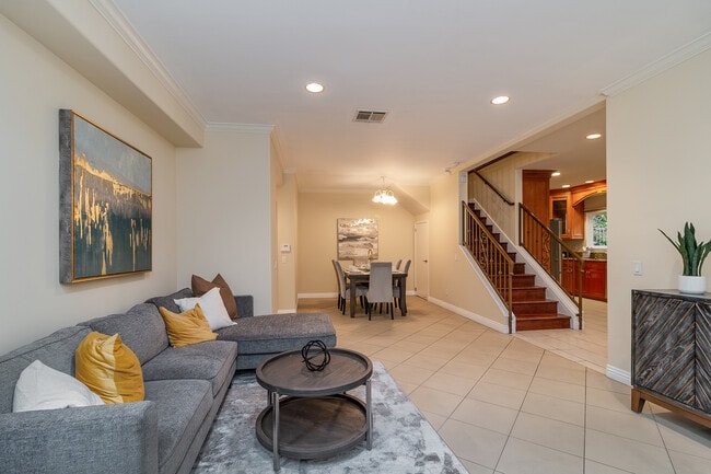 Photo - 3689 S La Cienega Blvd