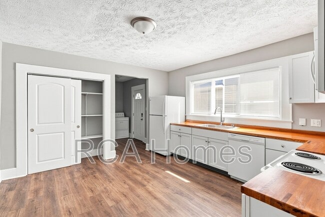 Photo - 1036 Nelson Ave