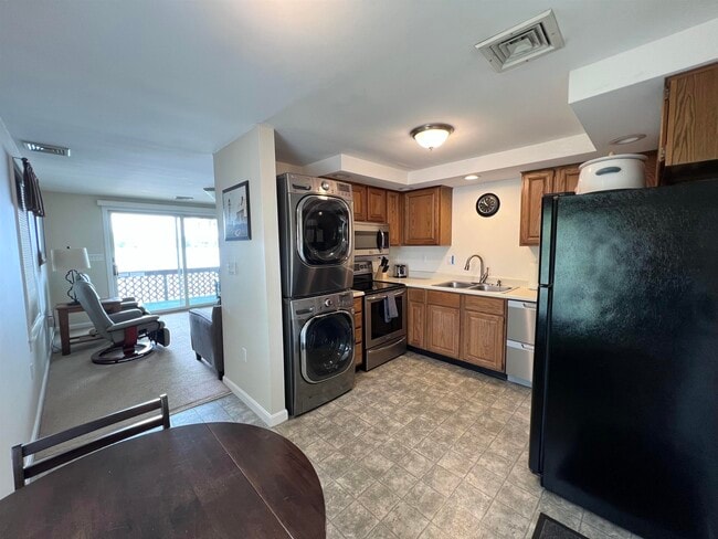 1011 Laconia Rd Unit 4